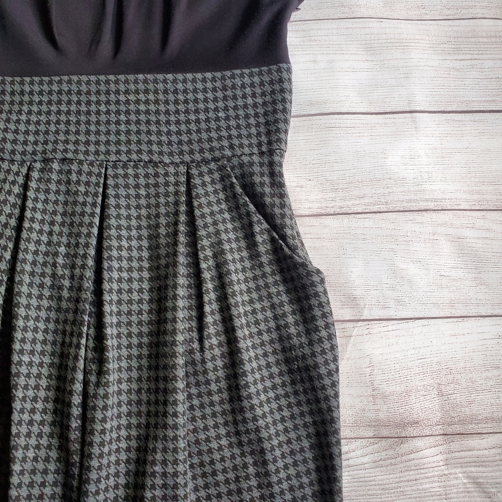 New! B.Darlin Dress with pockets - Picture 3 of 7